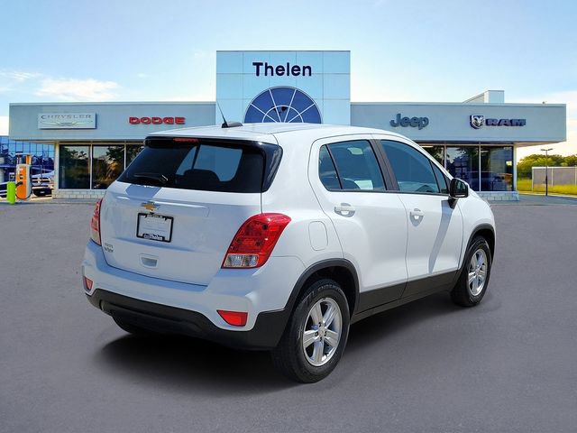 Used 2020 Chevrolet Trax LS w/ LPO, Cargo Package FWD image 4