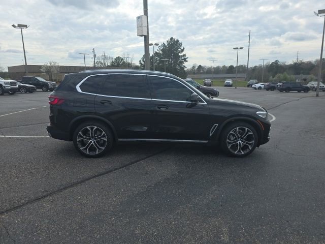 Used 2023 BMW X5 xDrive40i w/ Premium Package image 2