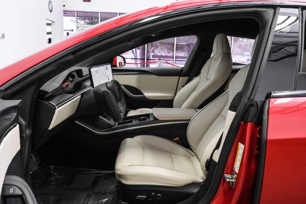 Used 2023 Tesla Model S Plaid image 4