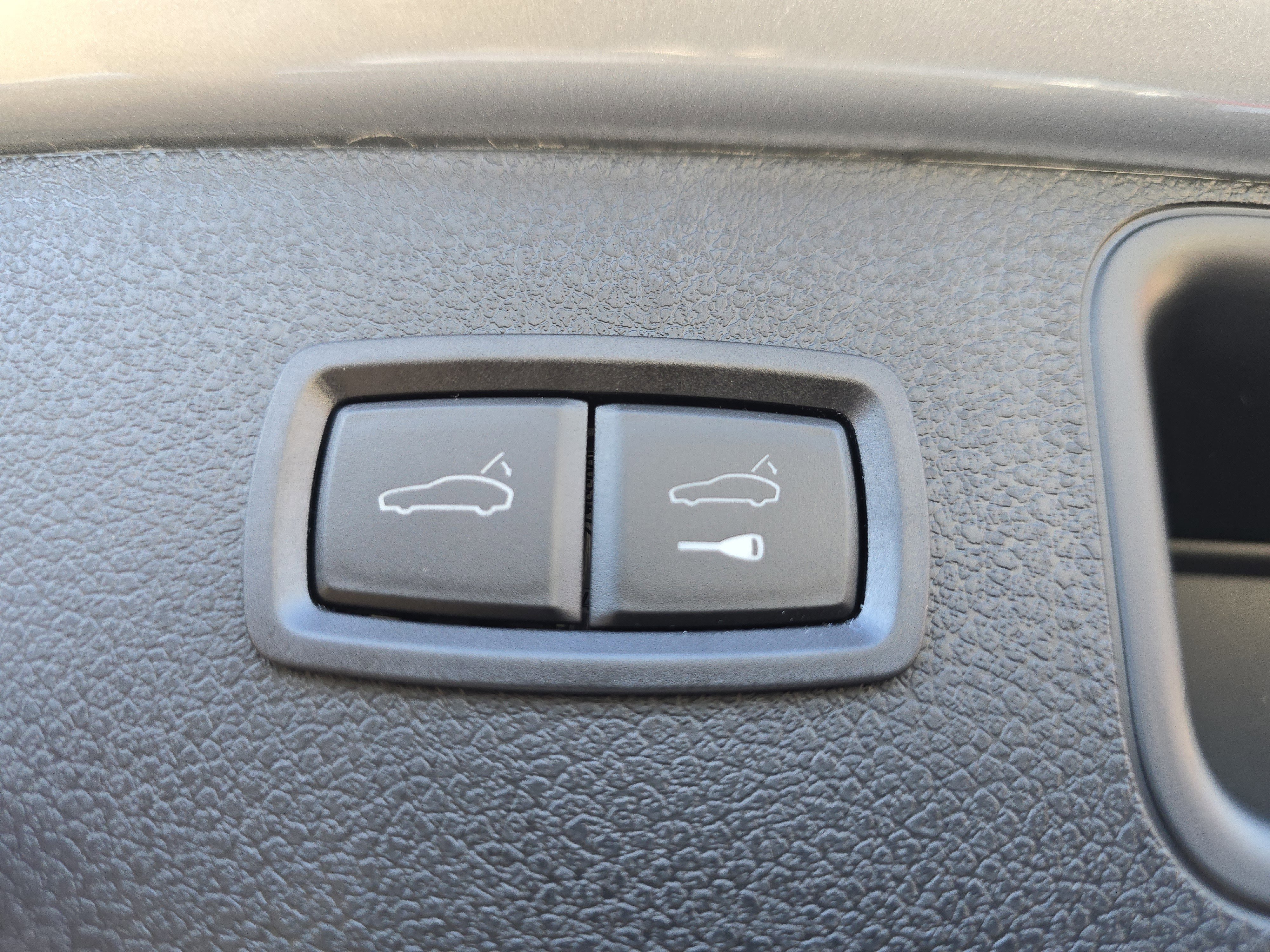 New 2026 Porsche Macan image 16