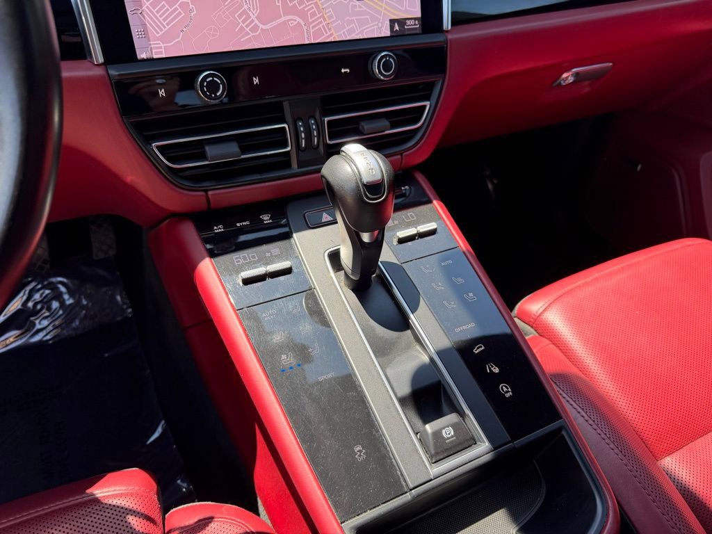 Used 2023 Porsche Macan AWD/4WD image 23