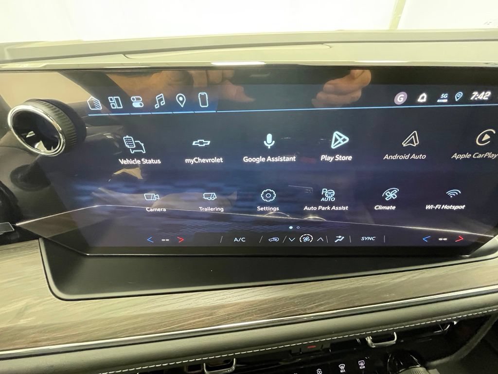 New 2026 Chevrolet Suburban LS AWD/4WD image 25