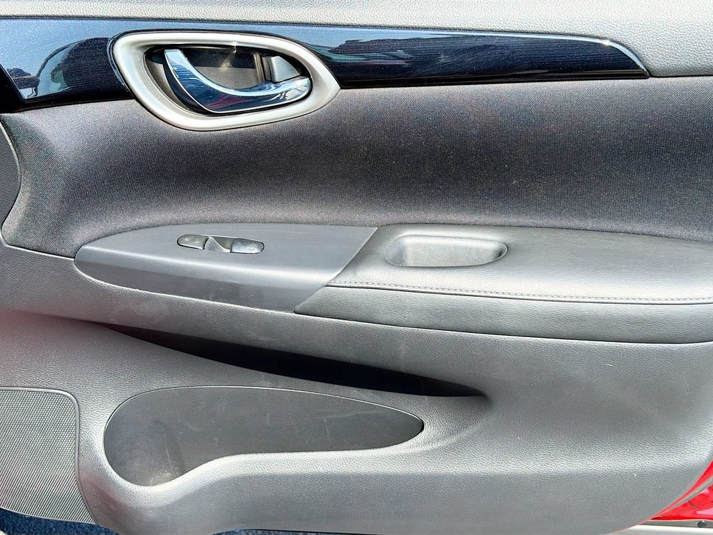 Used 2016 Nissan Sentra SV FWD image 29