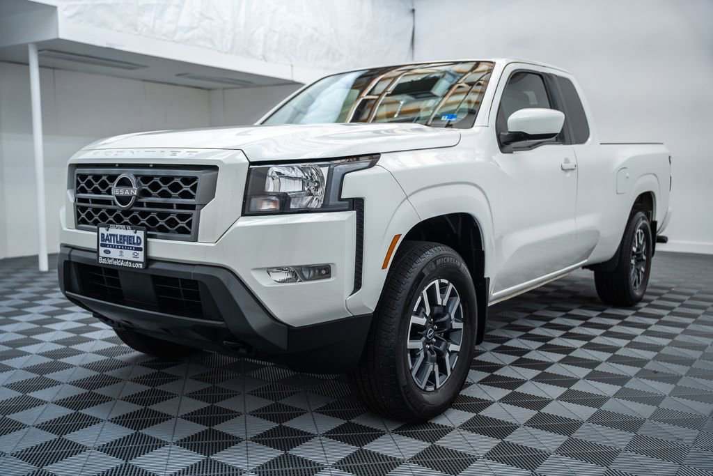 Used 2022 Nissan Frontier SV AWD/4WD image 3