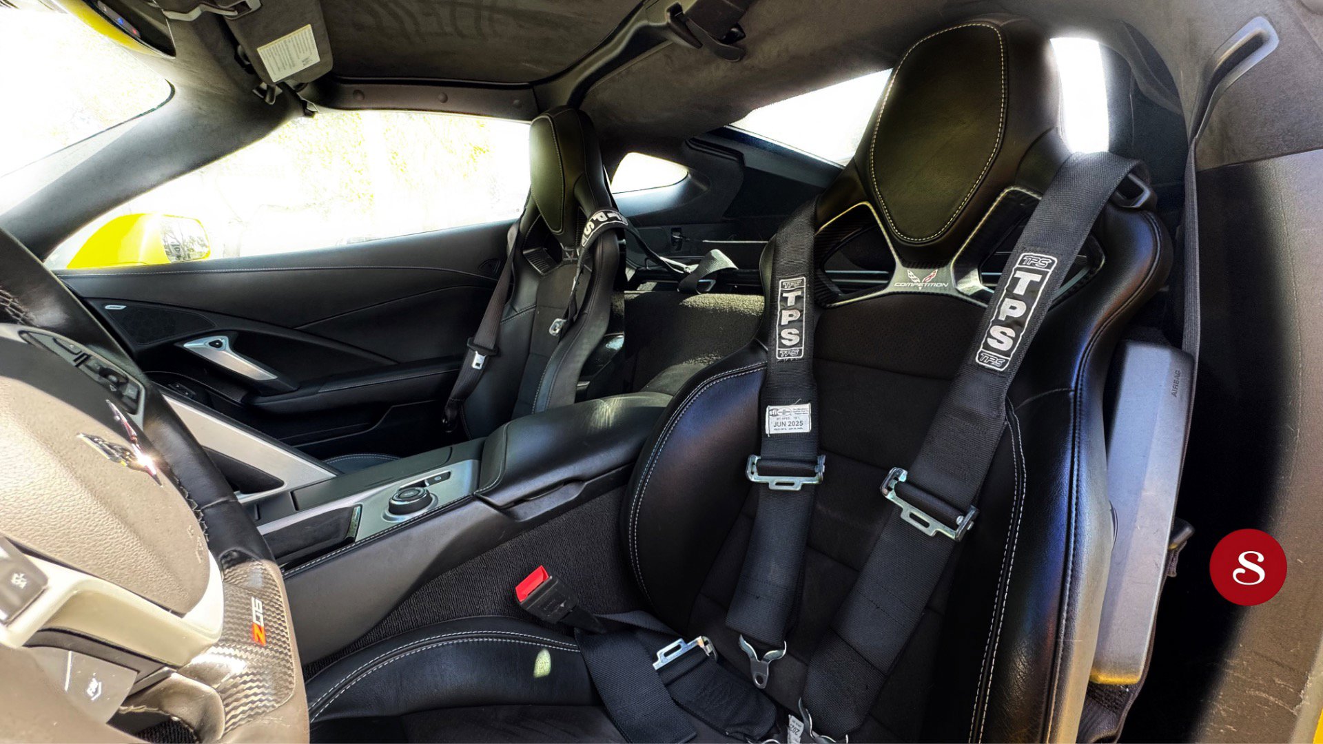 Used 2016 Chevrolet Corvette Z06 w/ 3LZ Preferred Equipment Group image 15