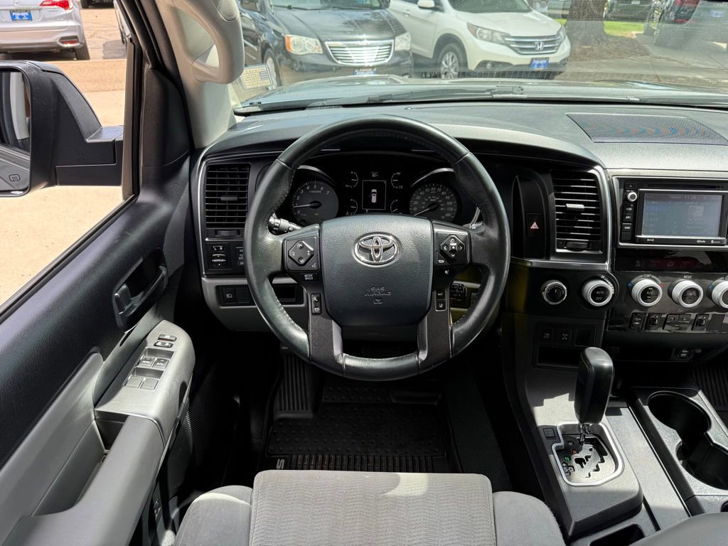 Used 2019 Toyota Sequoia SR5 AWD/4WD image 2