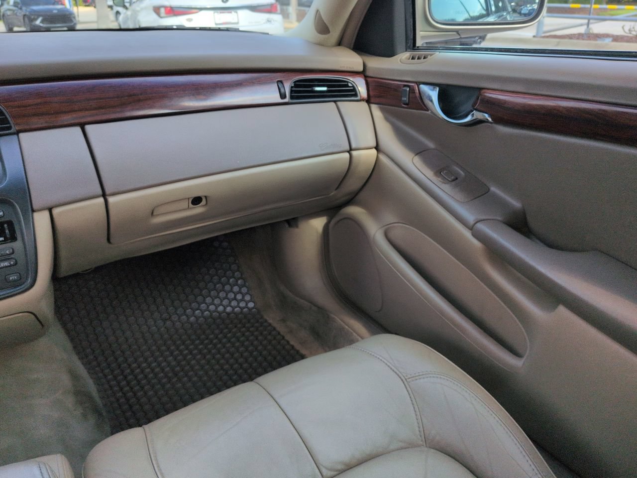 Used 2004 Cadillac De Ville FWD image 15