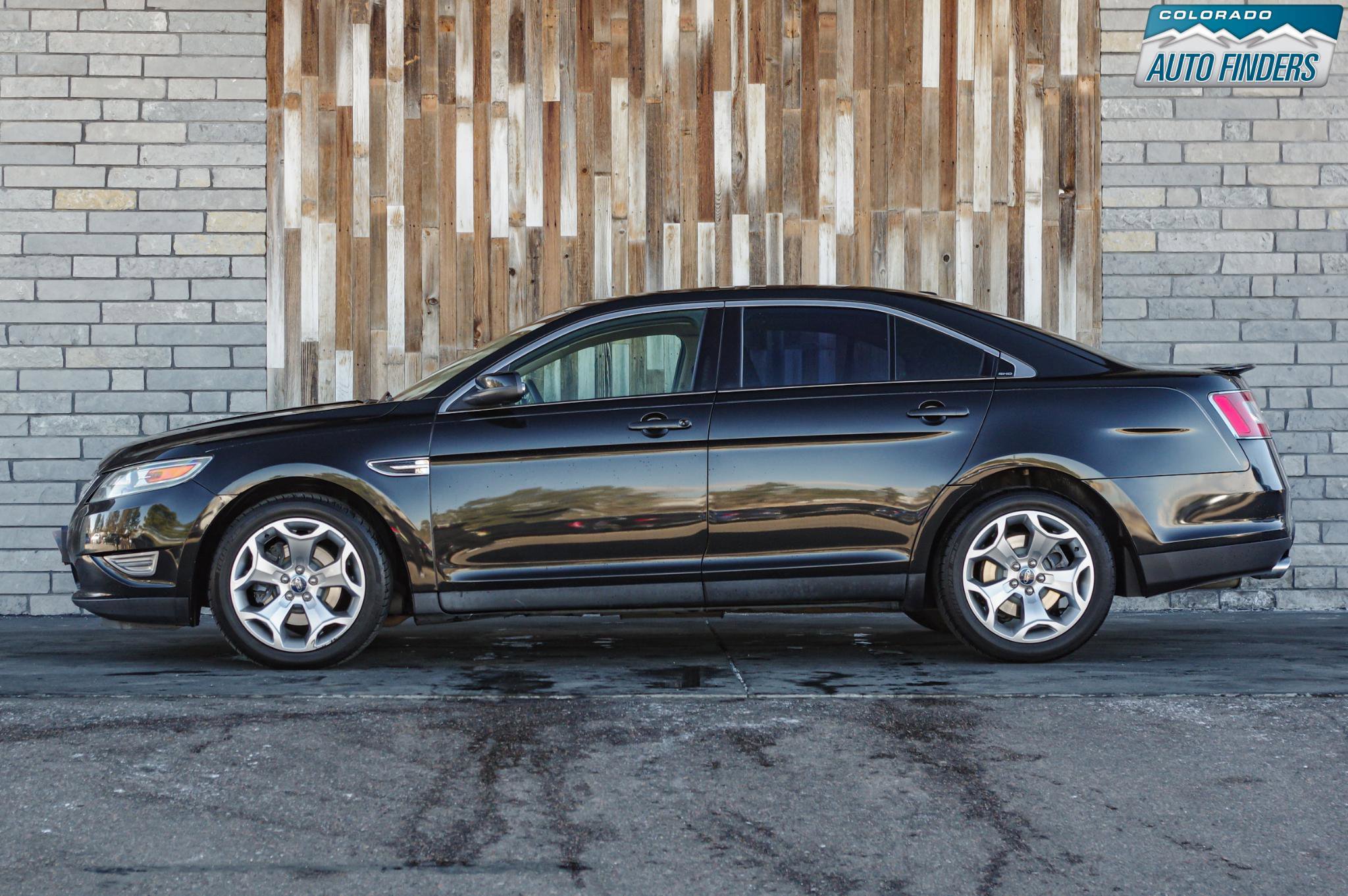 Used 2011 Ford Taurus SHO image 3