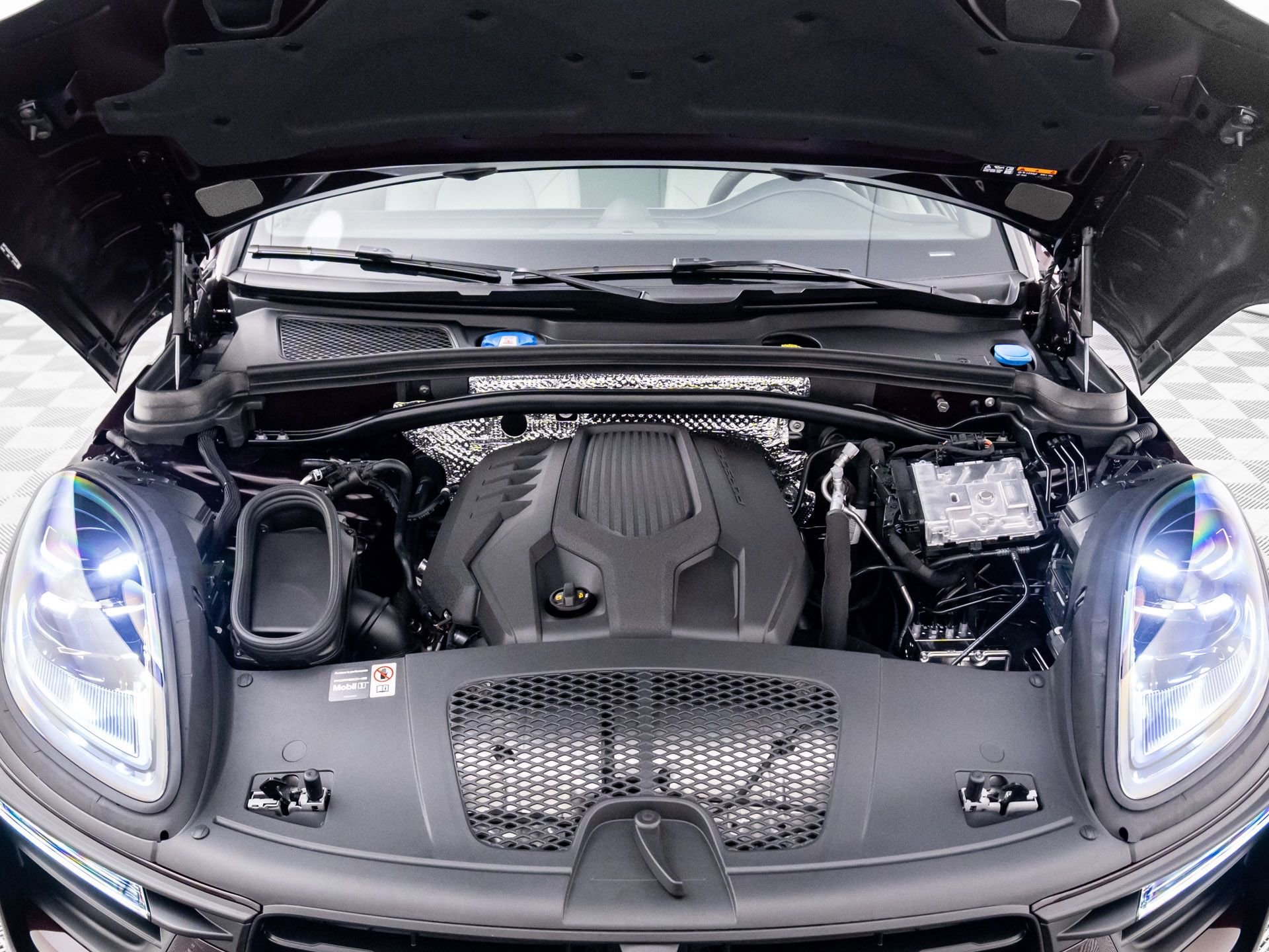 New 2026 Porsche Macan image 30