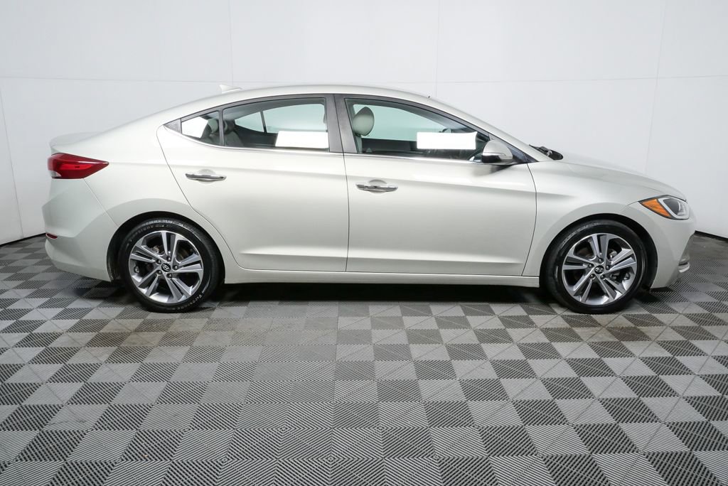 Used 2017 Hyundai Elantra Limited image 8