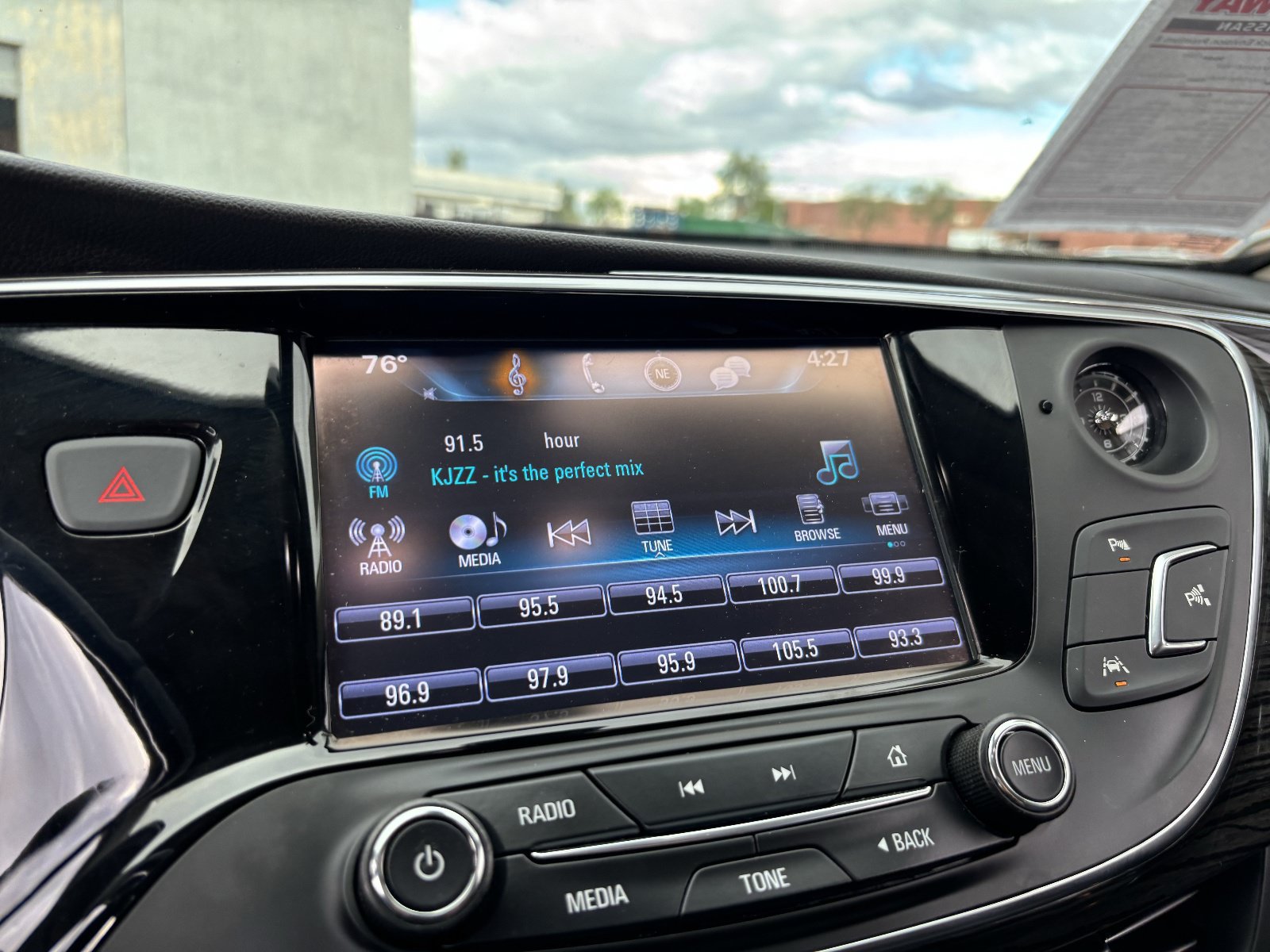 Used 2018 Buick Envision Premium AWD/4WD image 23