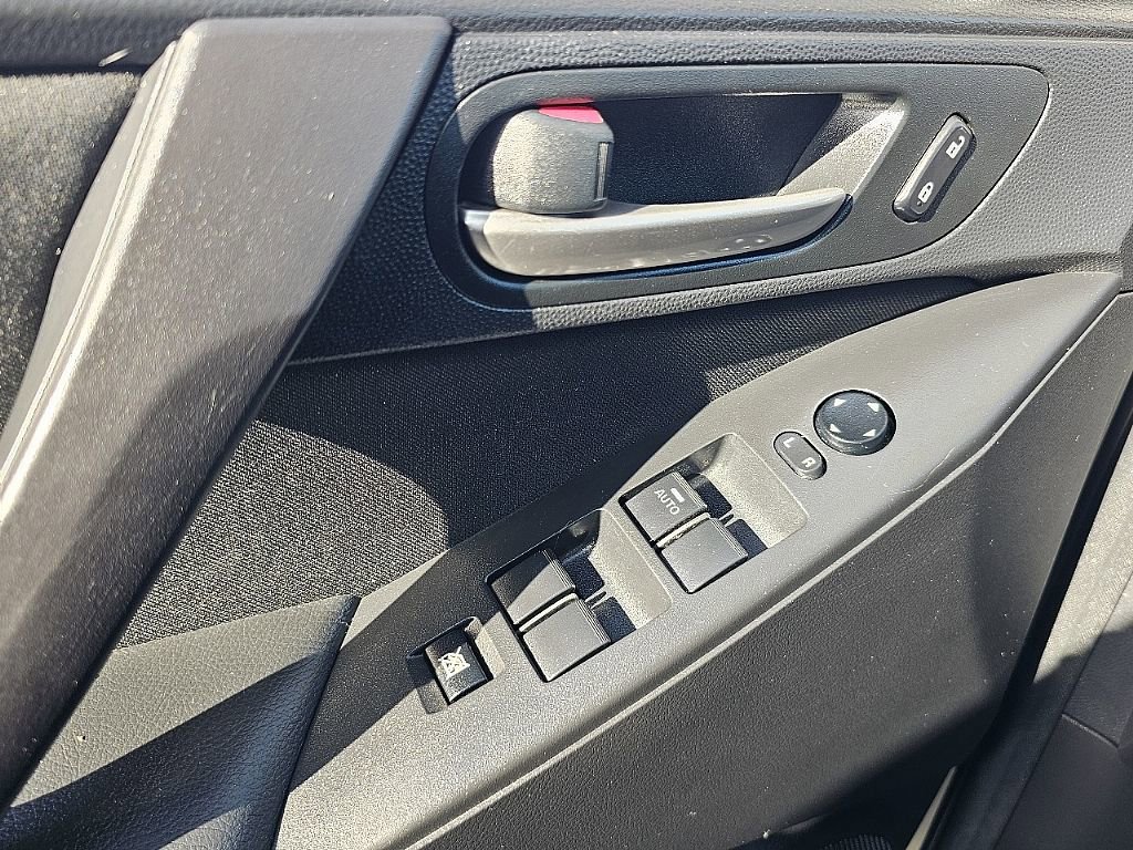 Used 2012 MAZDA MAZDA3 i Touring FWD image 26