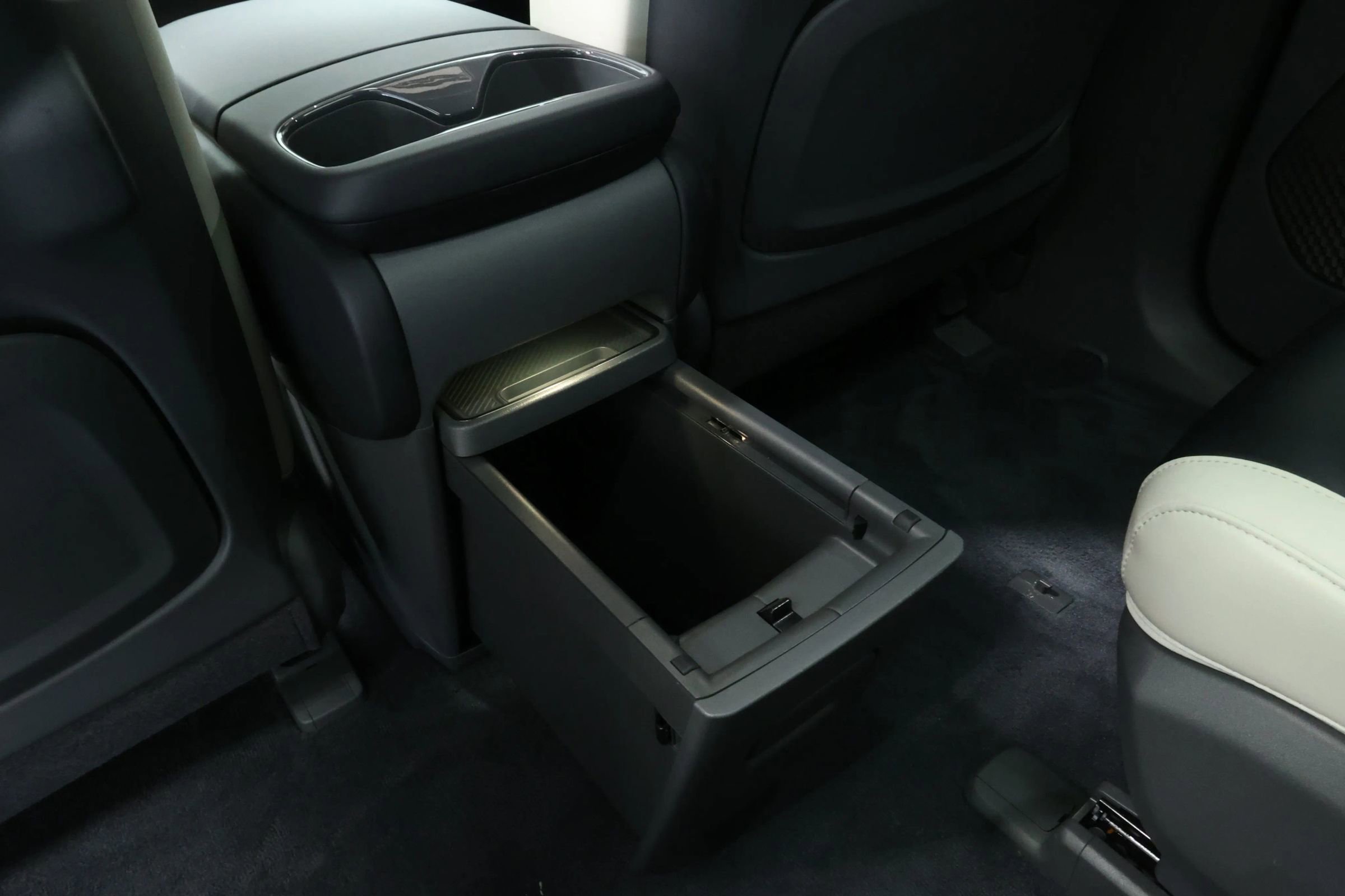 Used 2024 Kia EV9 GT-Line image 72