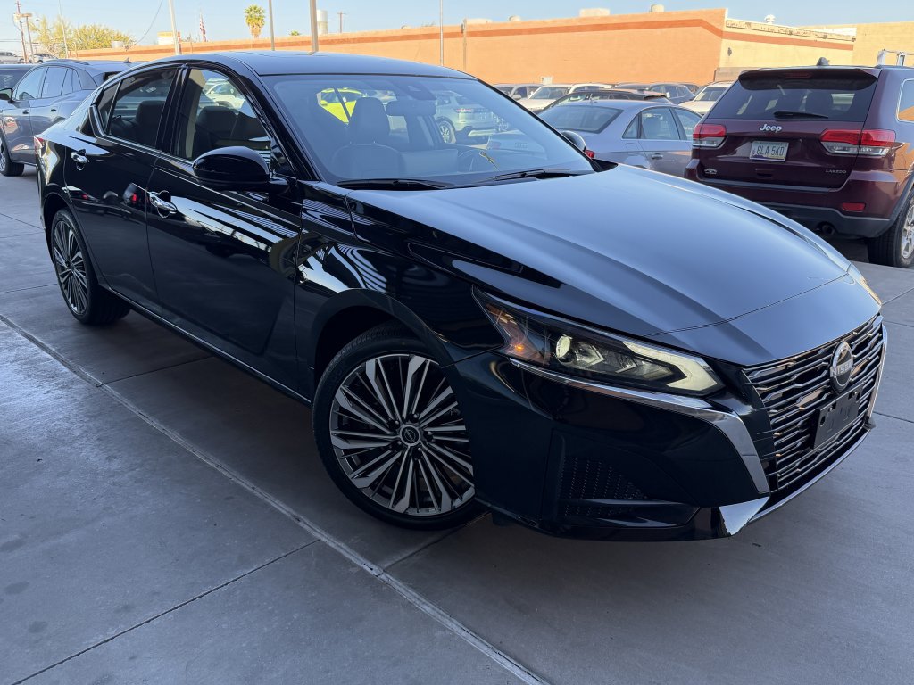 Used 2024 Nissan Altima 2.5 SL AWD/4WD image 6