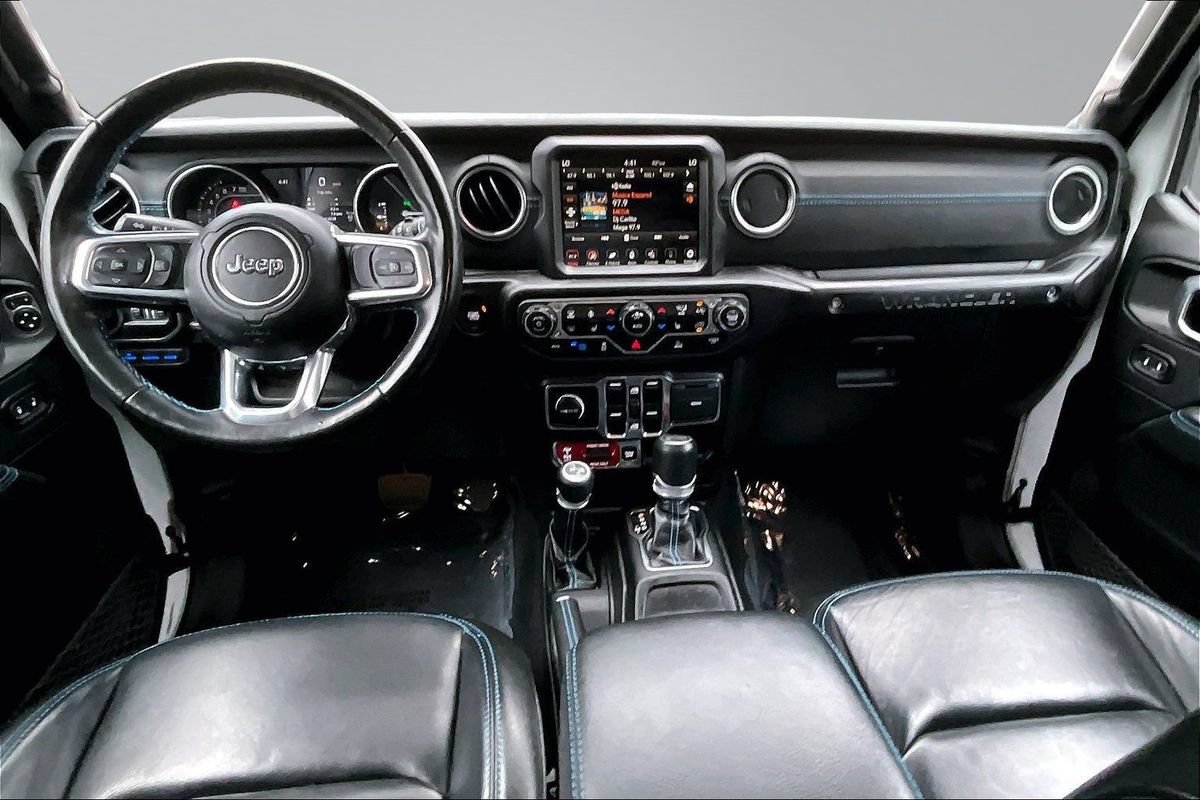 Used 2022 Jeep Wrangler Unlimited Rubicon 4xe w/ Cold Weather Group AWD/4WD image 19