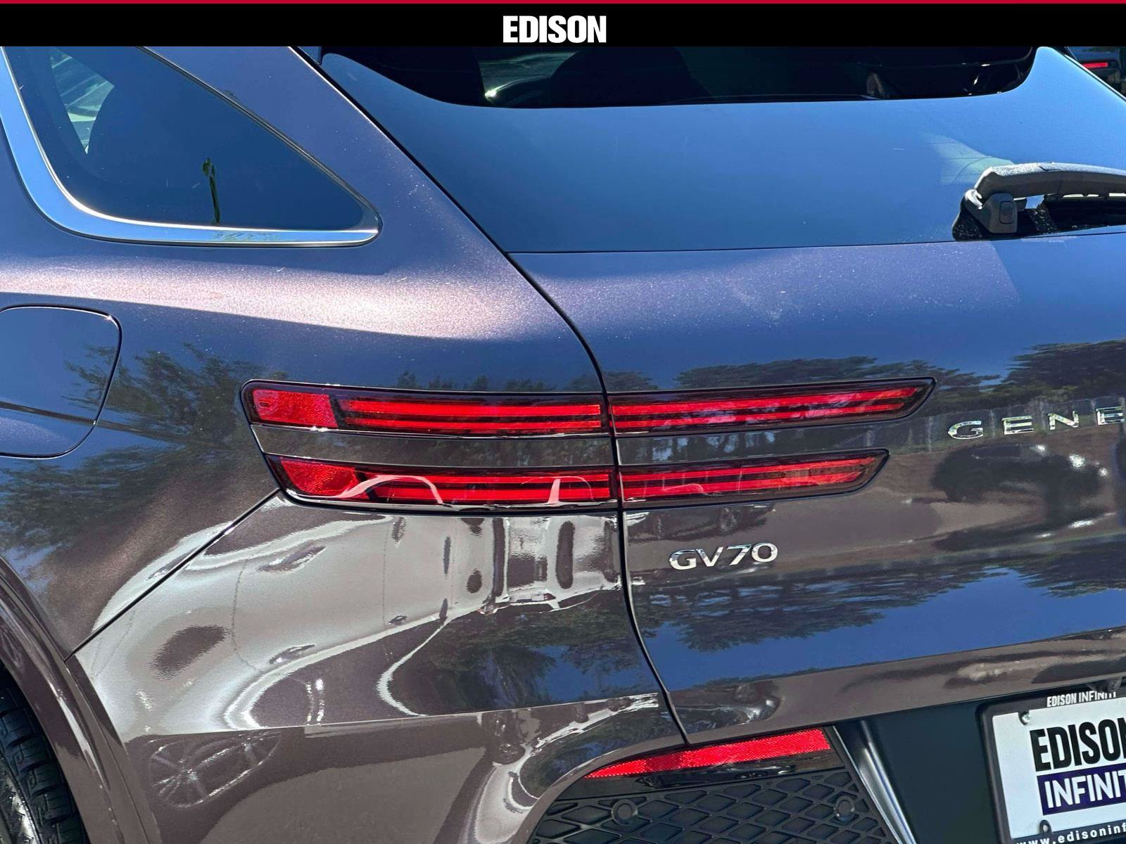 Used 2023 Genesis GV70 2.5T w/ Select Package AWD/4WD image 8