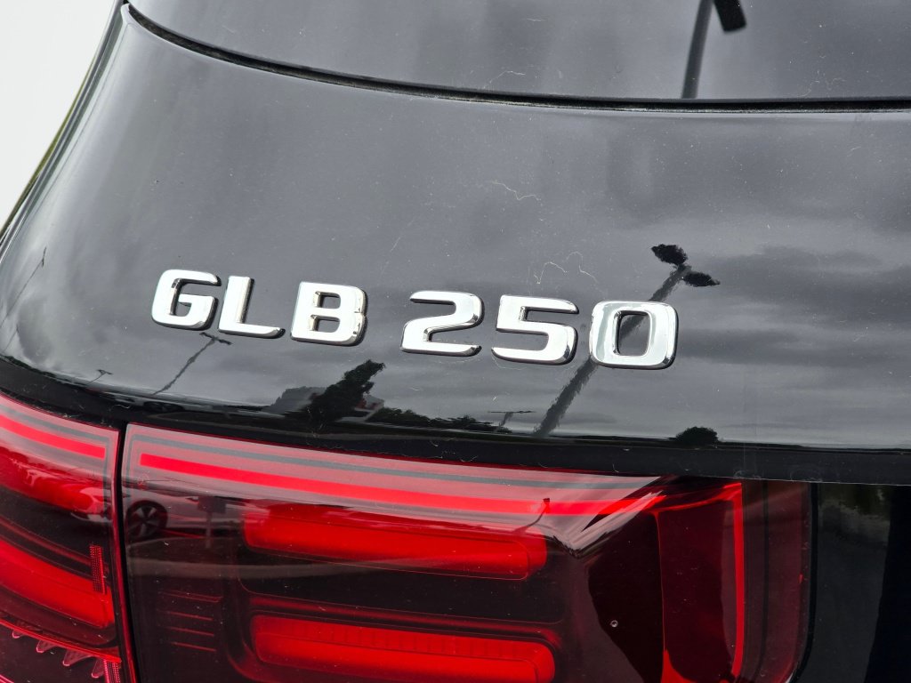 New 2026 Mercedes-Benz GLB 250 4MATIC image 33