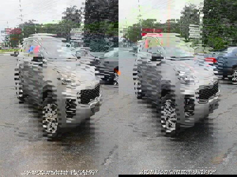 Used 2017 Kia Sportage LX image 2