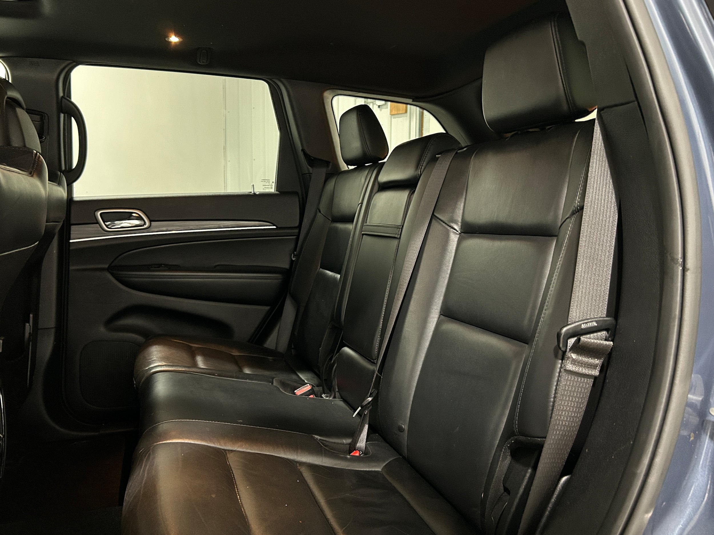 Used 2020 Jeep Grand Cherokee Limited AWD/4WD image 32