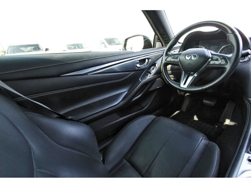 Used 2022 INFINITI Q60 3.0t Luxe w/ Cargo Package RWD image 9