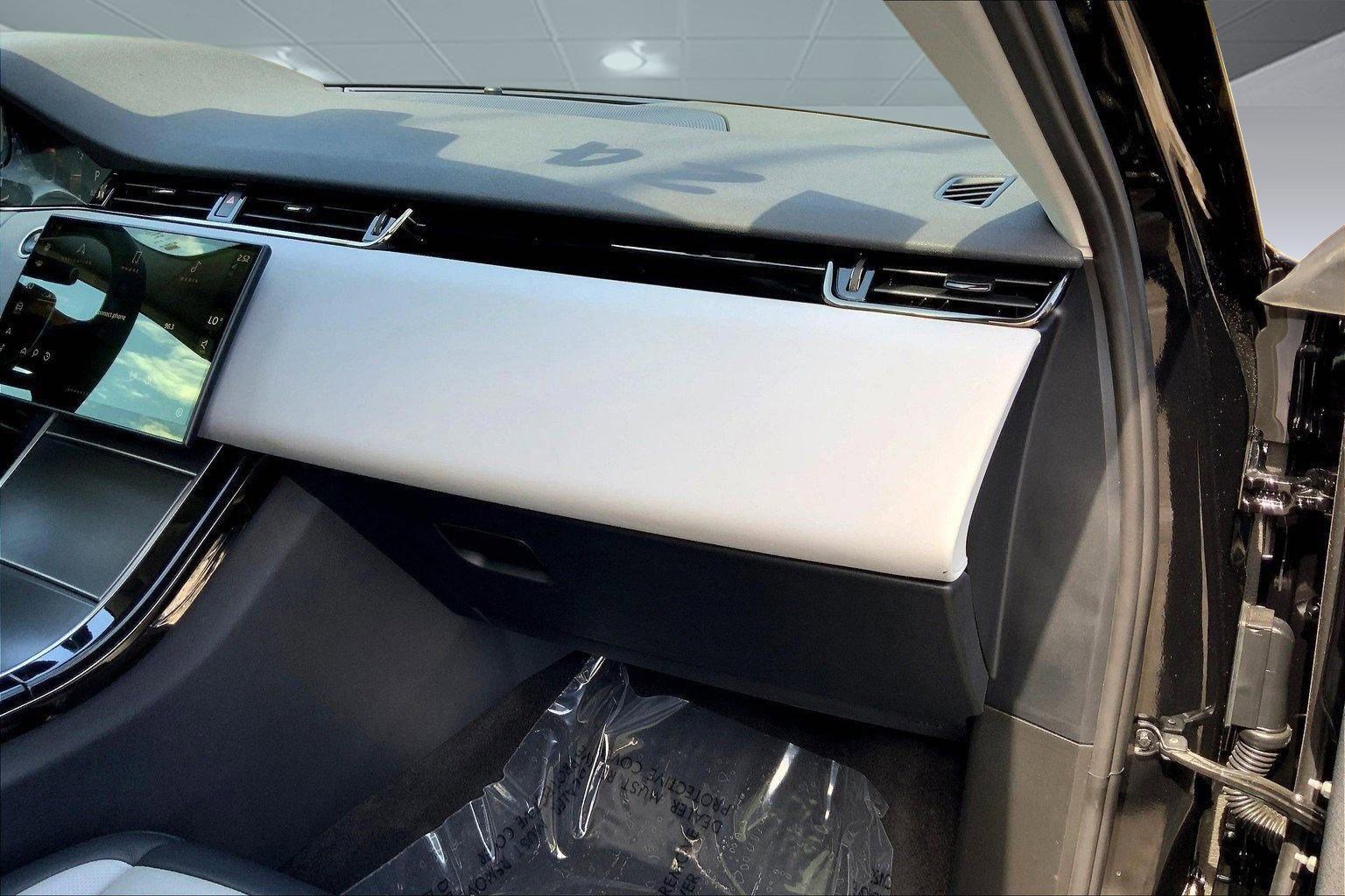 Used 2024 Land Rover Range Rover Evoque Dynamic SE image 27