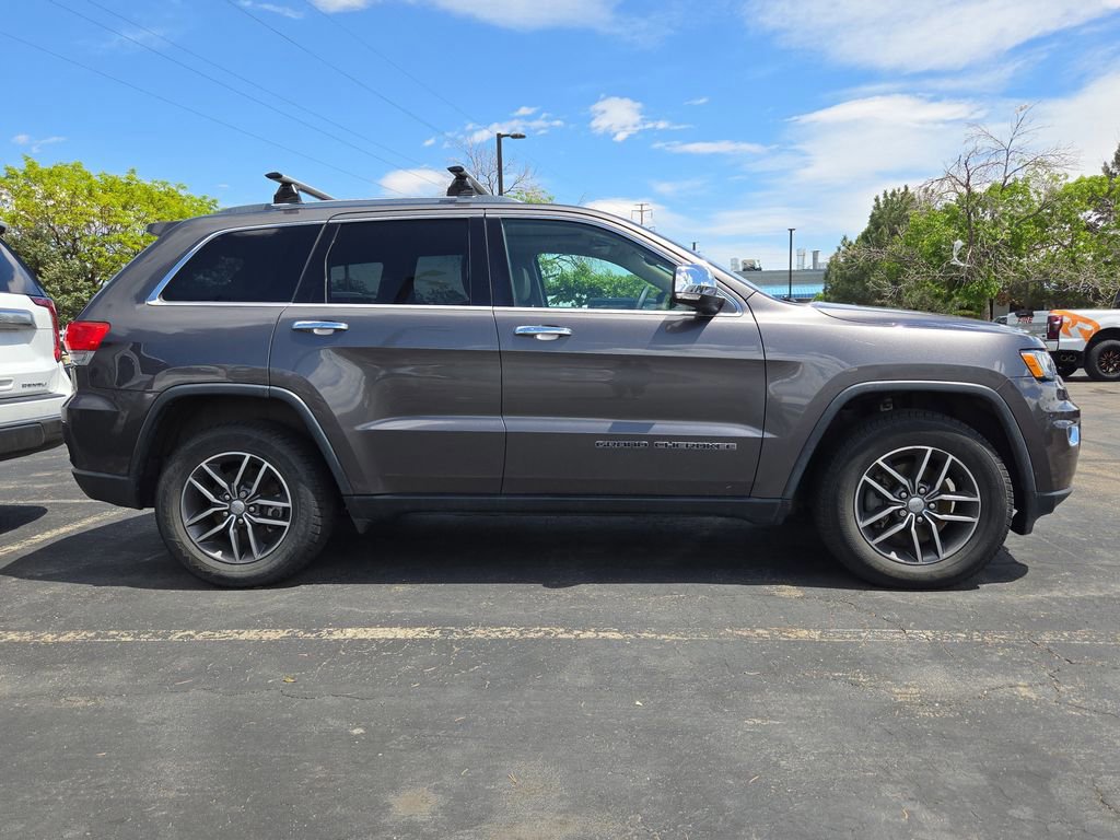 Used 2017 Jeep Grand Cherokee Limited w/ Trailer Tow Group IV AWD/4WD image 4