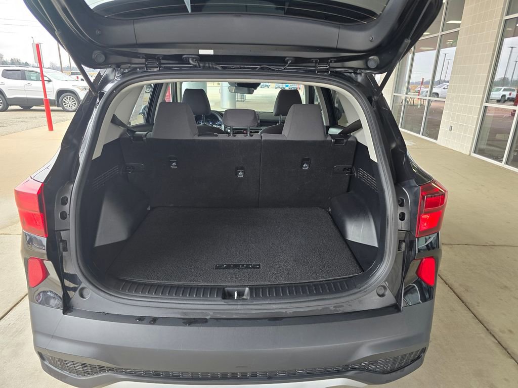Used 2023 Kia Seltos LX image 12