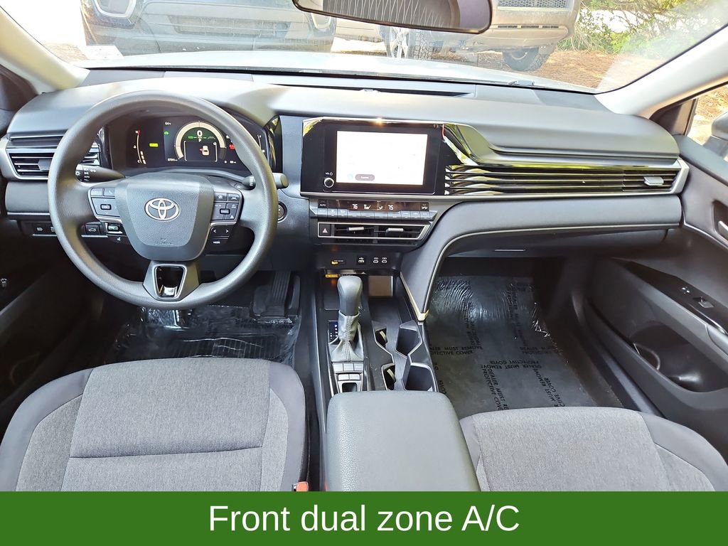 Used 2025 Toyota Camry SE FWD image 9