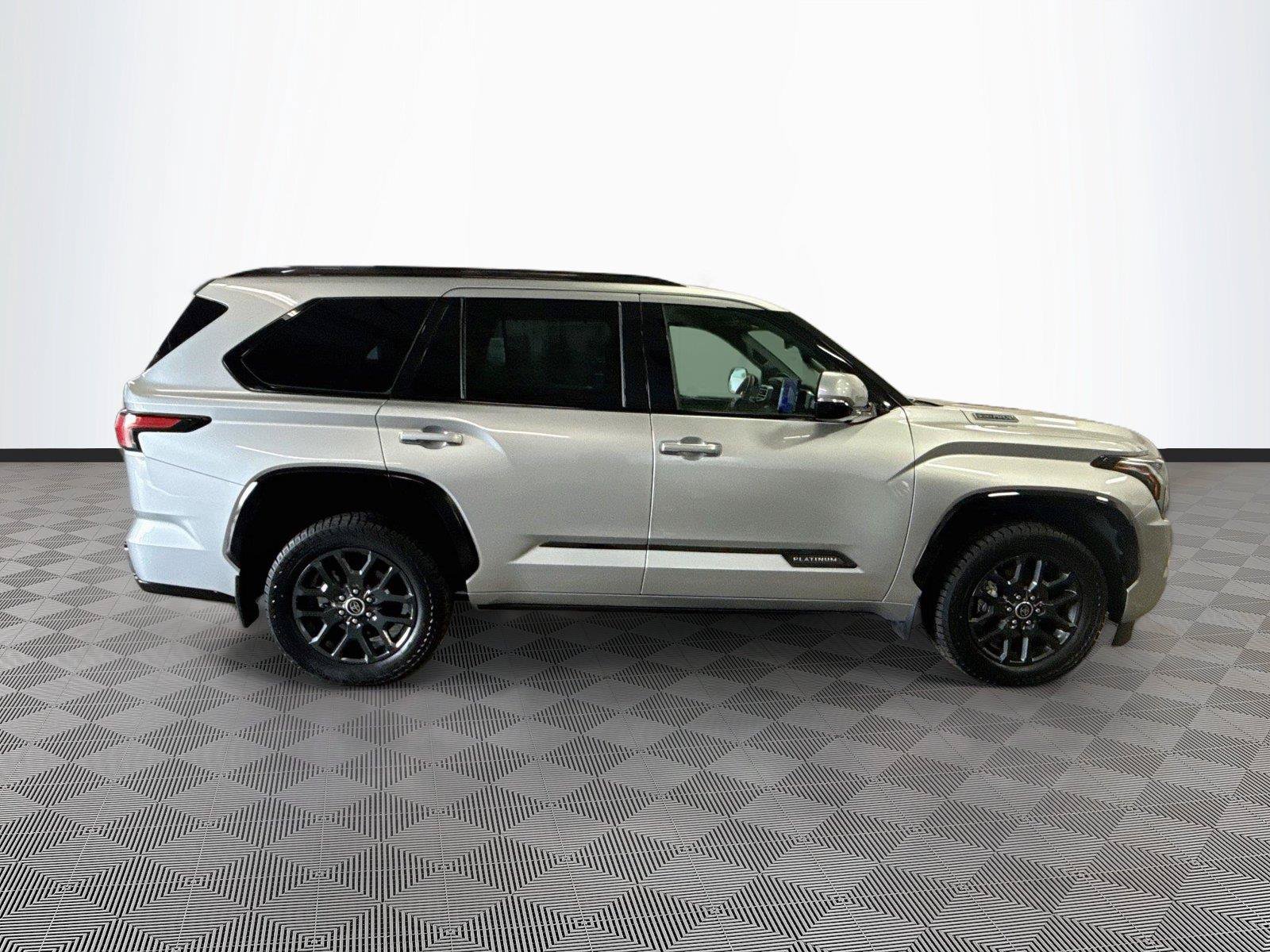 Used 2023 Toyota Sequoia Platinum AWD/4WD image 8