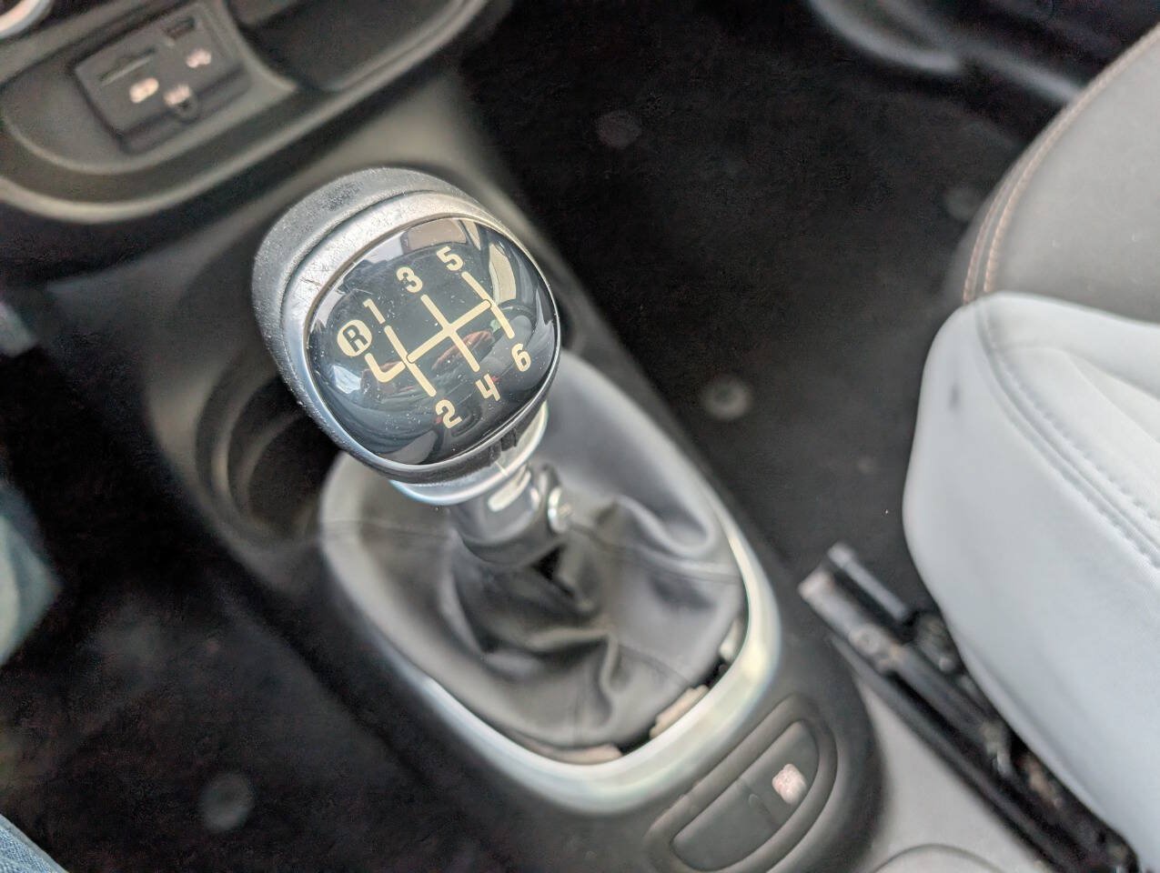 Used 2014 FIAT 500L Easy FWD image 23