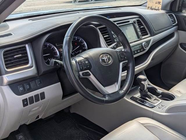 Used 2018 Toyota Highlander XLE AWD/4WD image 8
