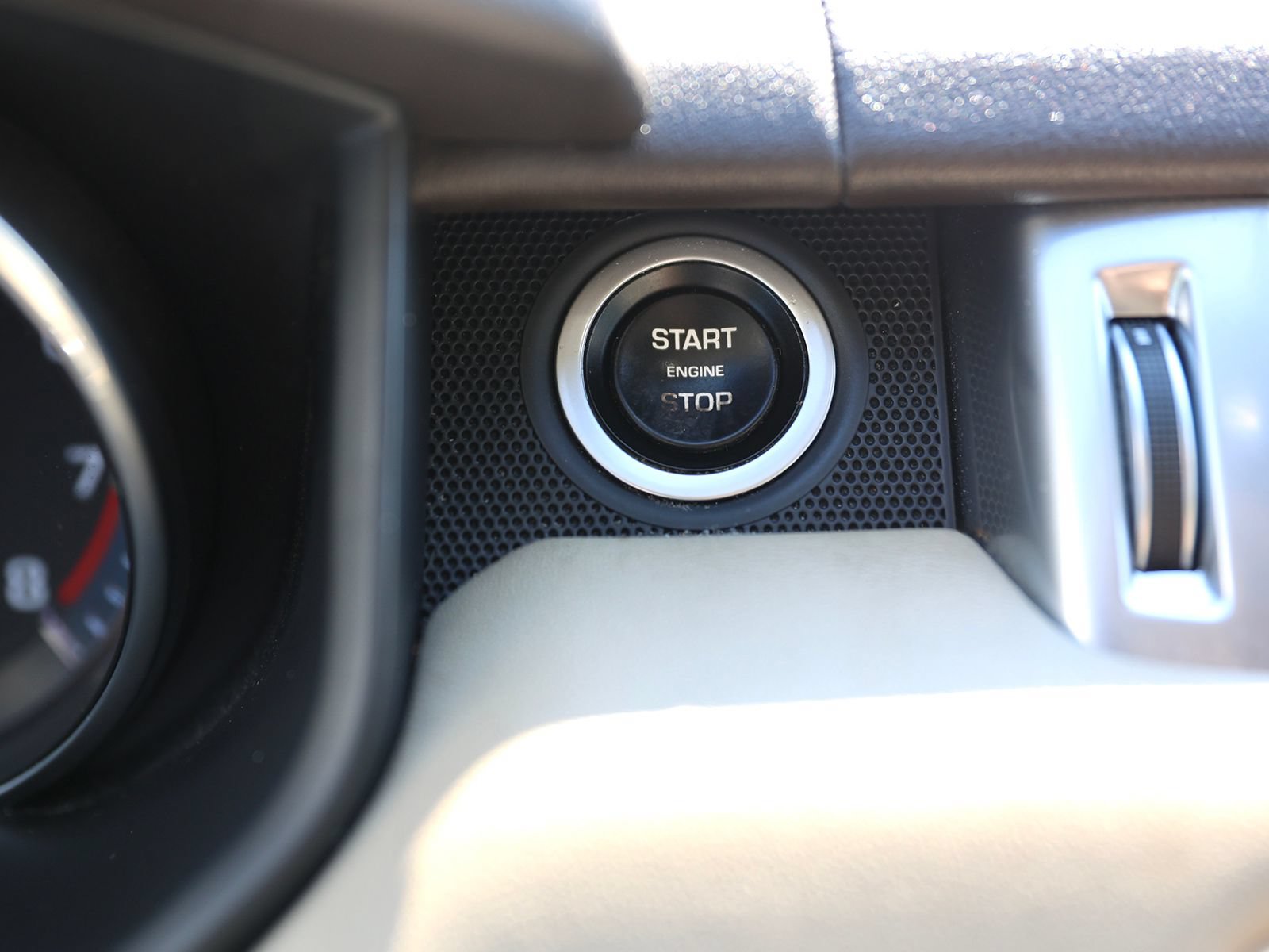 Used 2015 Land Rover Range Rover Sport HSE AWD/4WD image 29