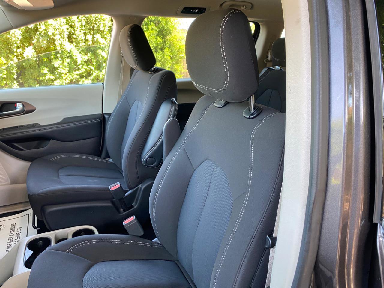 Used 2023 Chrysler Voyager LX FWD image 25