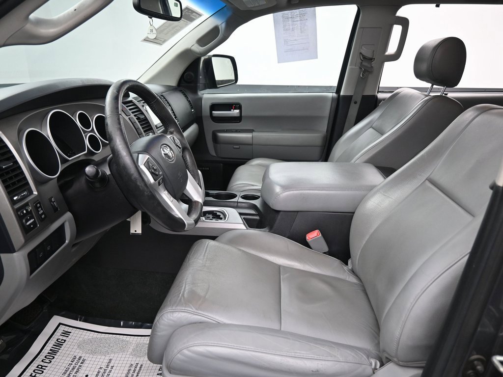 Used 2015 Toyota Sequoia Limited image 27