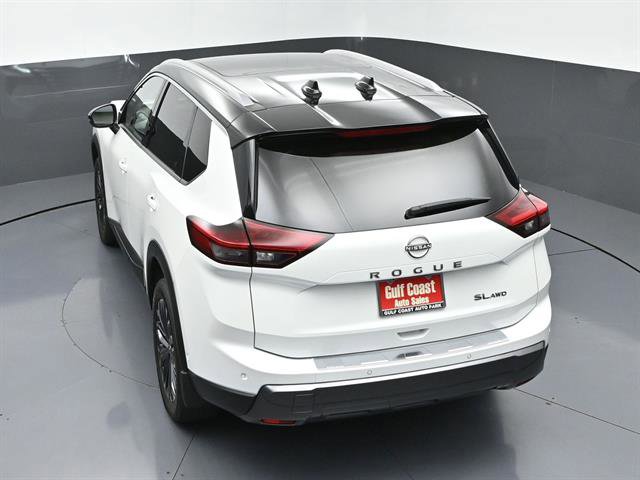 Used 2025 Nissan Rogue SL w/ Tech Package AWD/4WD image 43