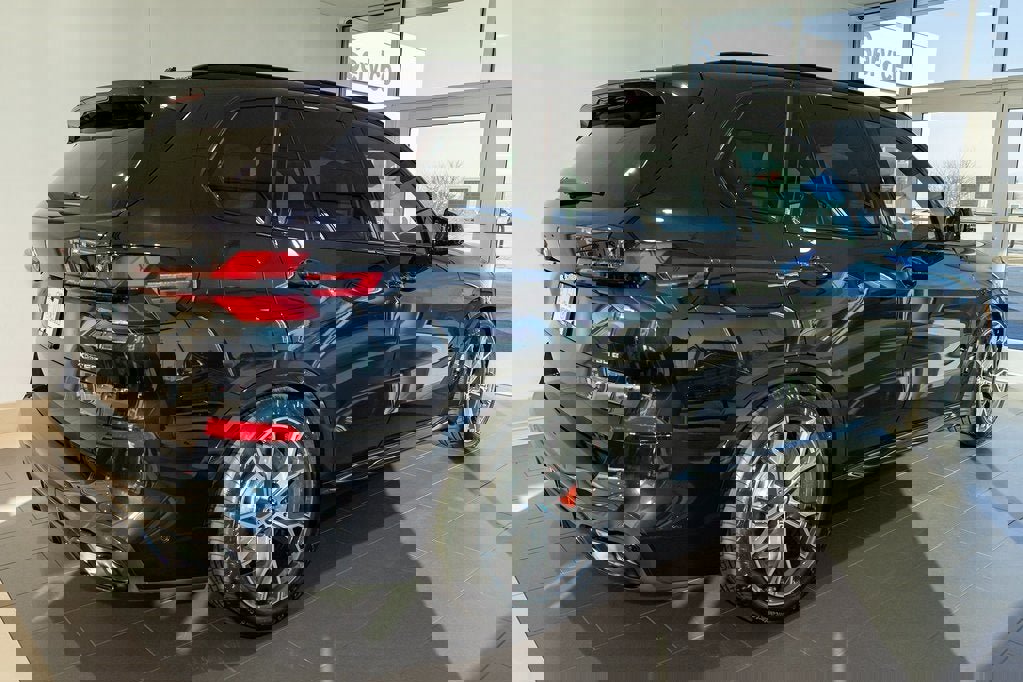 New 2026 BMW X5 xDrive50e w/ M Sport Package image 5