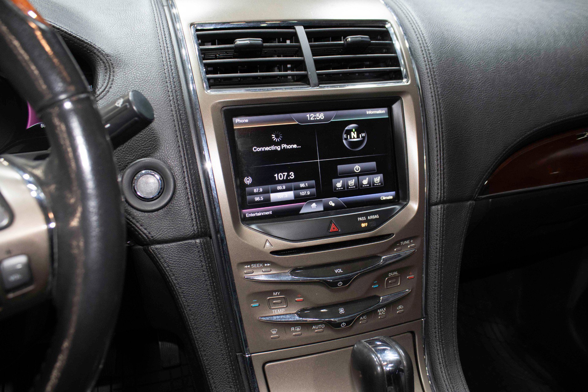 Used 2014 Lincoln MKX AWD w/ Olive Ash Wood Package image 40