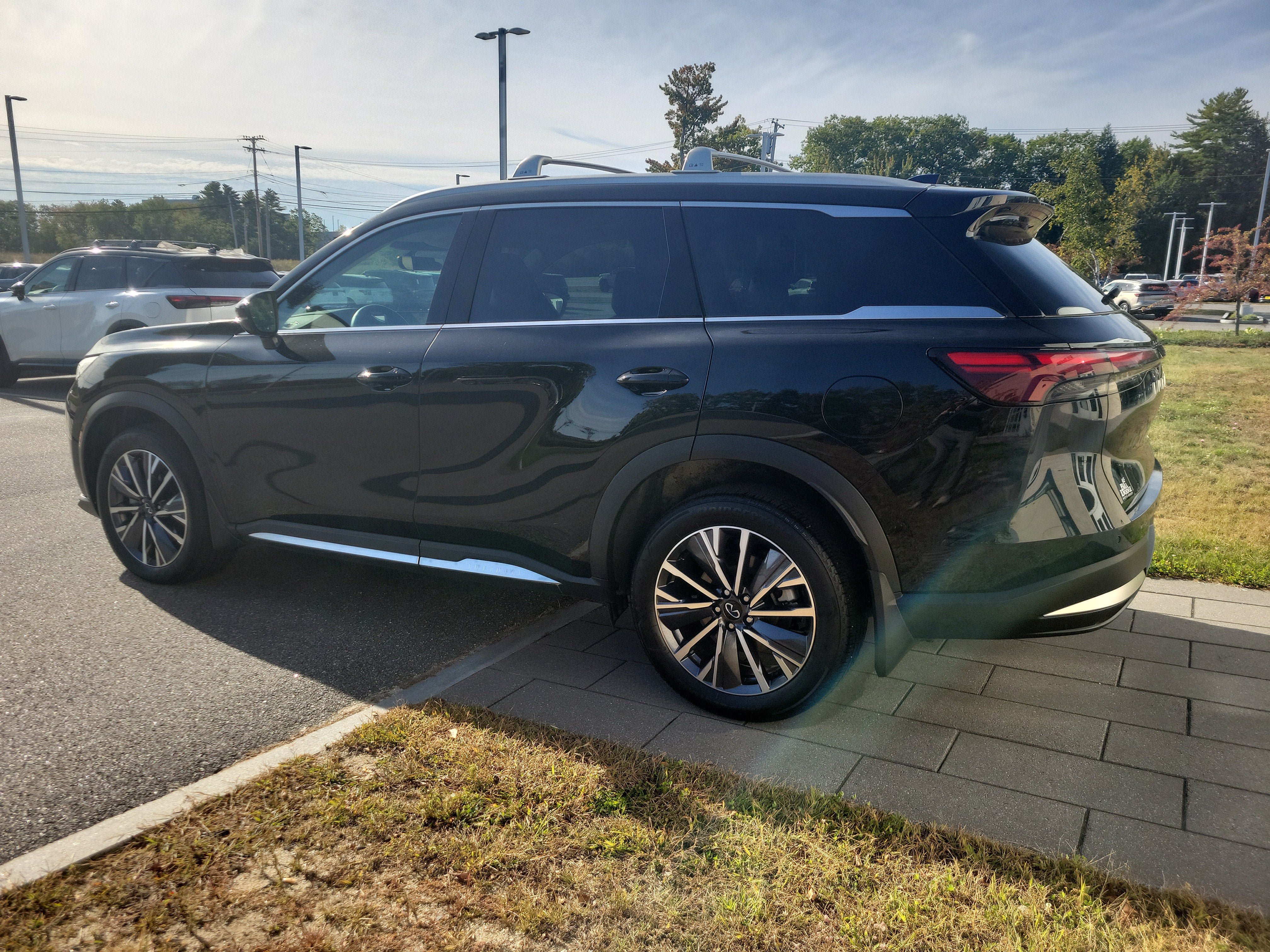 Used 2026 INFINITI QX60 Luxe w/ Cargo Package AWD/4WD image 5