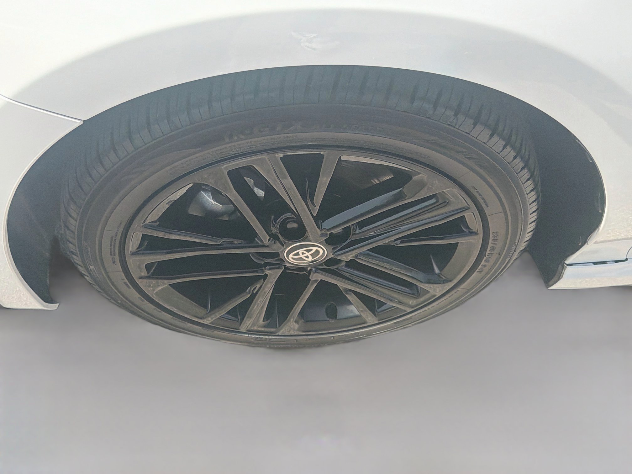 Used 2025 Toyota Camry SE FWD image 36
