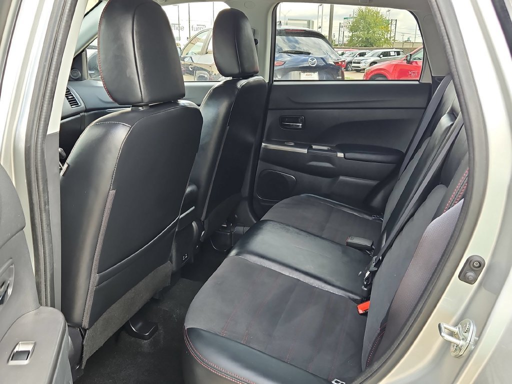 Used 2025 Mitsubishi Outlander Sport AWD image 28