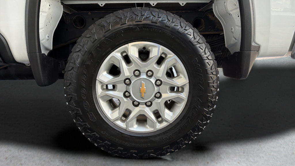 Used 2023 Chevrolet Silverado 2500 LT AWD/4WD image 15
