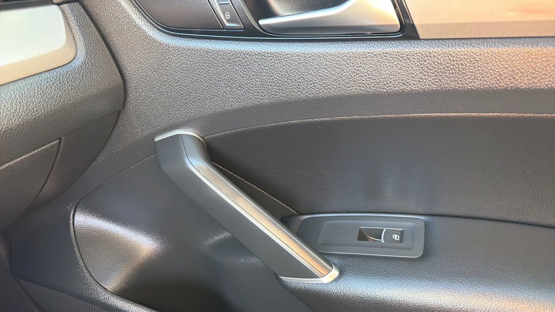 Used 2022 Volkswagen Passat 2.0T SE image 42