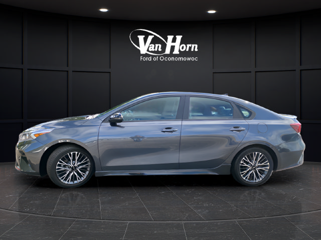 Used 2023 Kia Forte GT-Line w/ GT-Line Premium Package FWD image 4