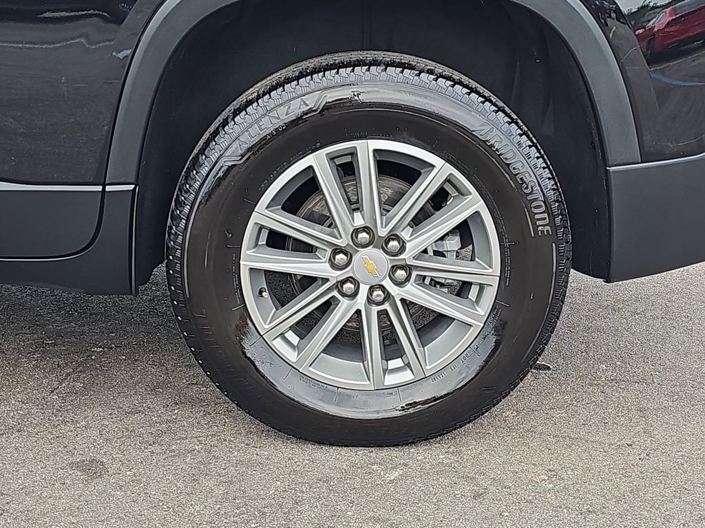 Used 2023 Chevrolet Traverse LT FWD image 38