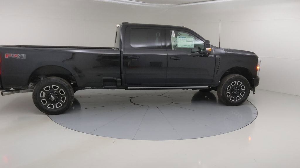 New 2025 Ford F350 Platinum w/ FX4 Off-Road Package image 13