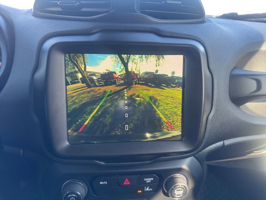 Used 2023 Jeep Renegade Latitude image 27