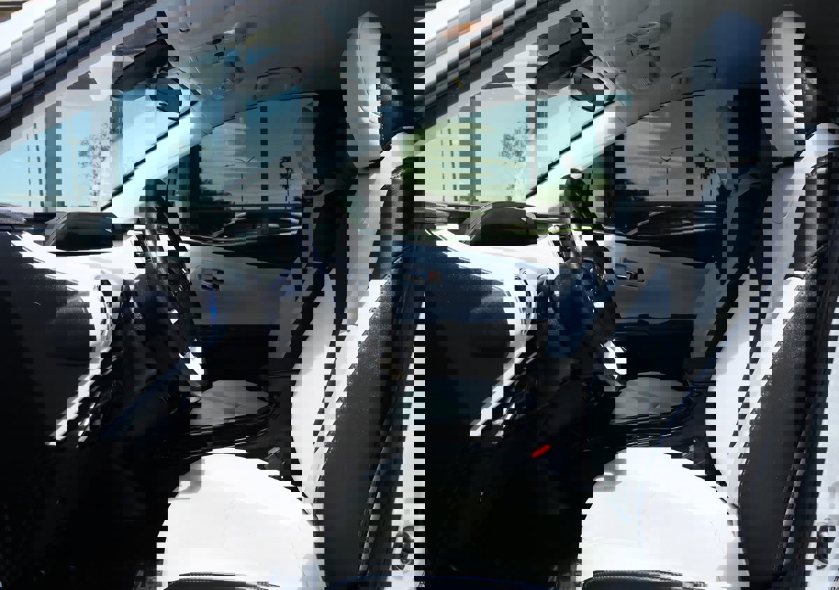 Used 2016 Toyota Prius Three Touring FWD image 38