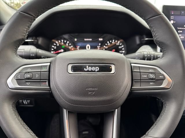 Used 2024 Jeep Compass Latitude image 17