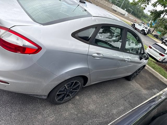 Used 2019 Ford Fiesta SE FWD image 3