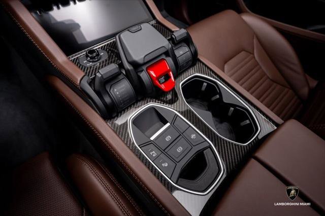 Used 2025 Lamborghini Urus SE image 30